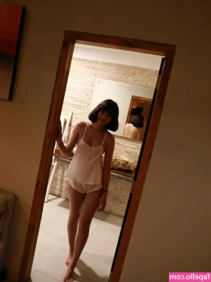 Lee Hee Eun [ lee-hee-eun ] - Would you play with my belly?