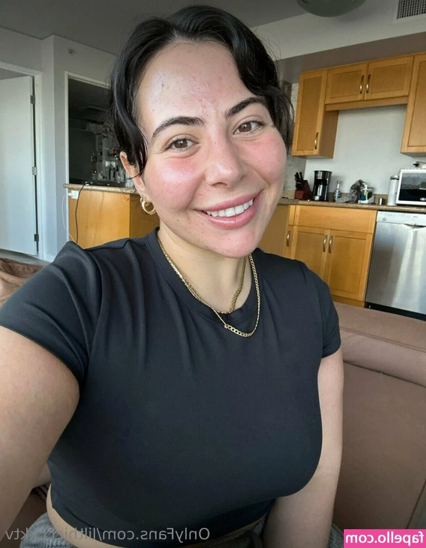lilthiccckktv [ lilthiccckktv-1 ] - I'm thinking it's a keeper. Now where are you taking me out in this