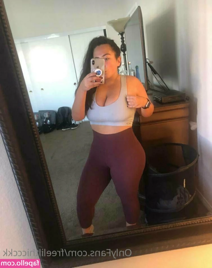 lilthiccckktv [ lilthiccckktv-1 ] - With that smile  it s impossible to resist  right      dracaryssg