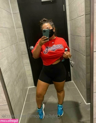 lilthiccckktv [ lilthiccckktv-1 ] - Message me to see me from behind