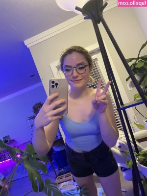 Brialeigh - Tossing rings around a Dildo