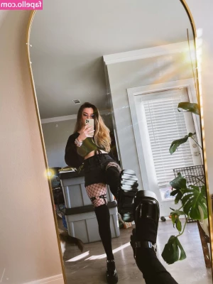 Brialeigh - Pushing in and out  I wish this was your cocks head