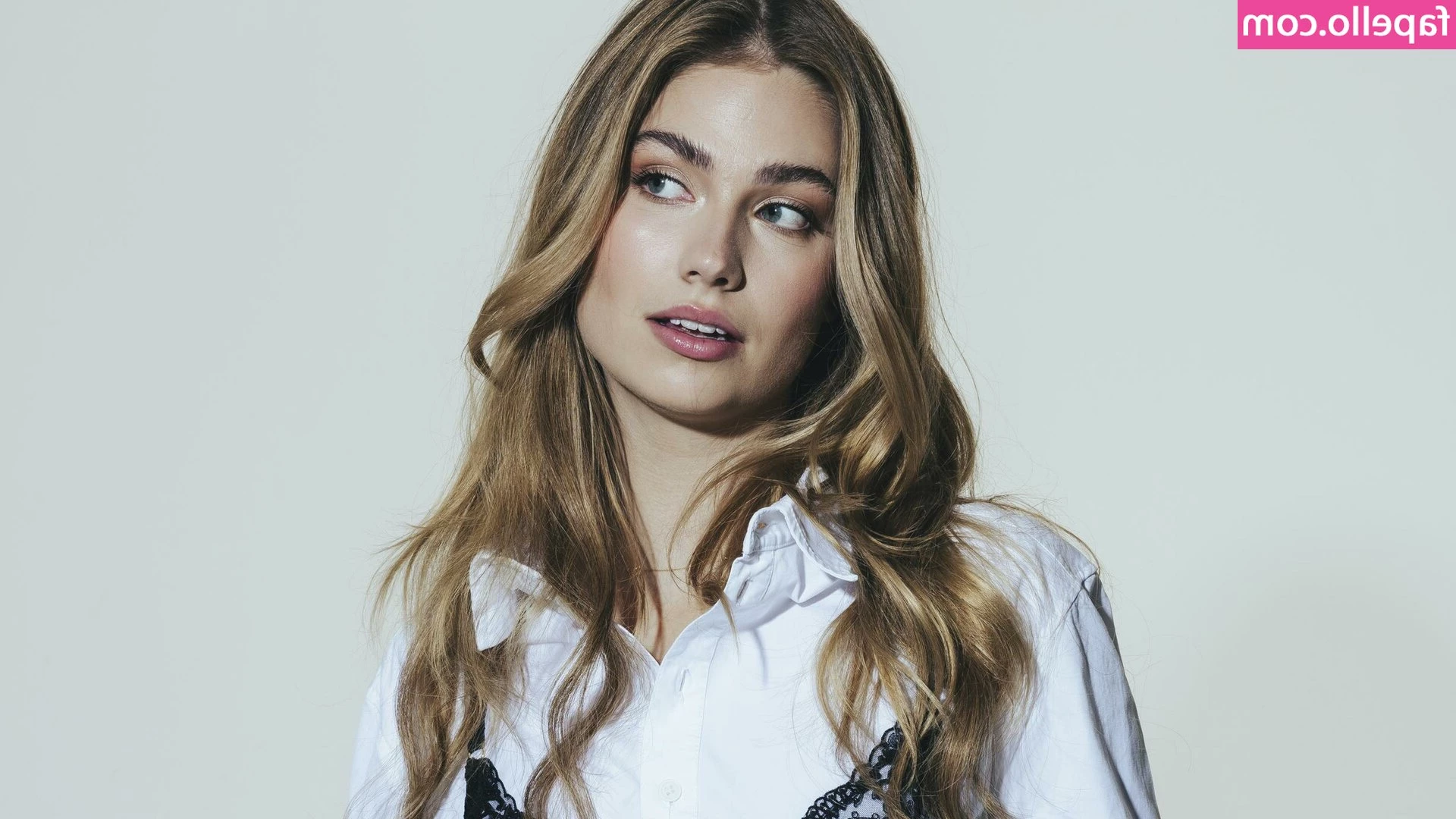Roxy Dekker [ roxy-dekker ] - Happy New Year guys  I m going to be posting daily on here so don t