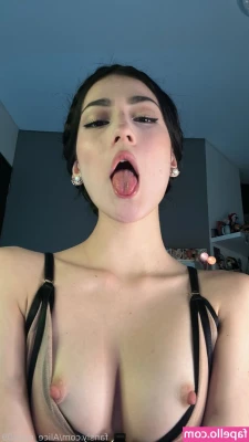 Alice_rojas09 [ alice-rojas09 ] - Always naked and listening to music ✨️