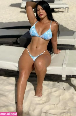 Roxana Ventura [ roxana-ventura ] - Are u up rn…?