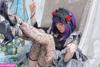 Ciencosplay - What happens in the work bathroom stays in the work bathroom