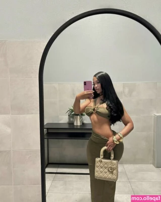 Iamjazmann - Boobies by a tree