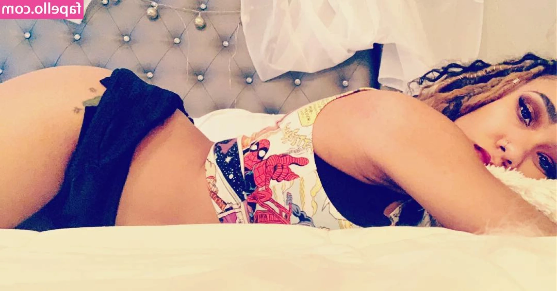 geeksandgrubs - It’s Monday- that means that today is lingerie lover day! I’m