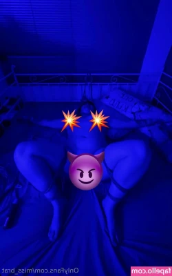Miss Brat [ miss-brat ] - I'm waiting naked outside your door. Will you let me in? 🚪😏