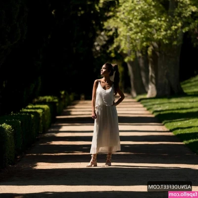 Salomé Saqué [ salom-saqu ] - Every month i am giving awar 10 bucks of Cambunny credits (200