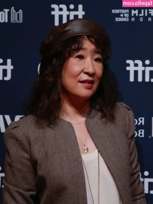 Sandra Oh