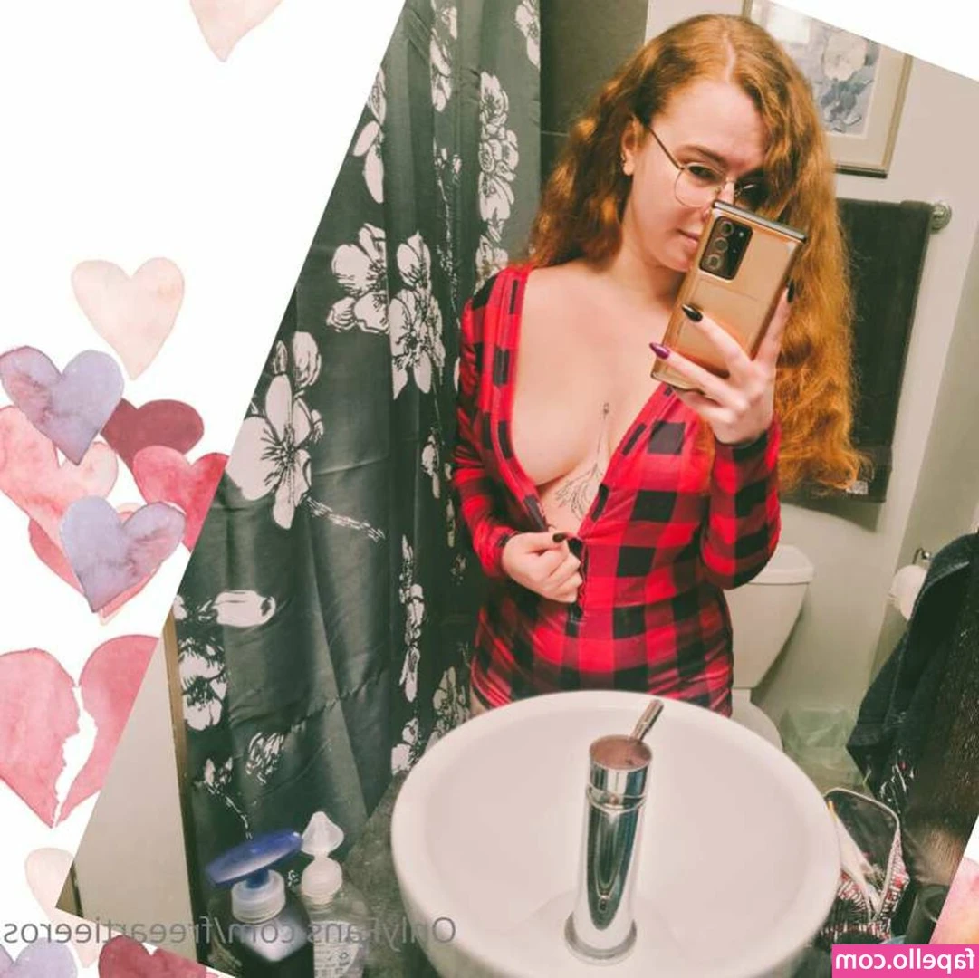 Artemis Eros [ artemis-eros ] - Big shirts are my most comfortable clothes 🥰