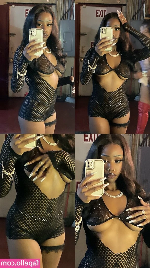 porcelainskys - I’m in Toronto for surgery can’t wait to show u all my new pussy
