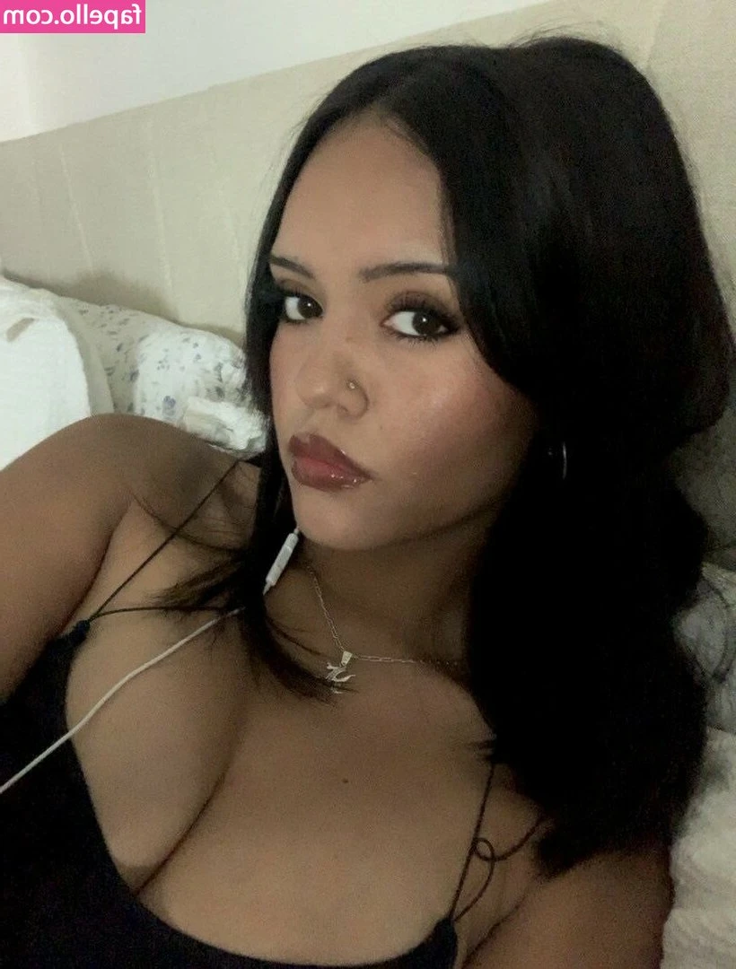 Fairykarime - I look a little too good in satin