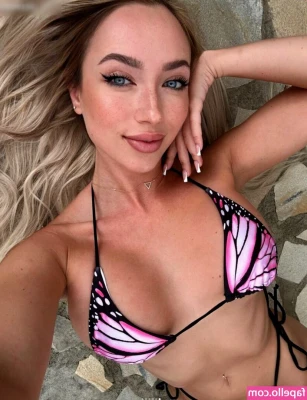Nicole Marrone [ nicole-marrone ] - Its finally time to splash around in the bubble bath! Blair loves to