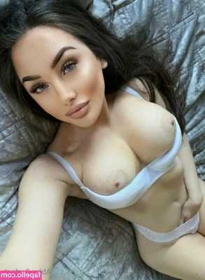 abbyperfect - Moody cause I’m losing 😤