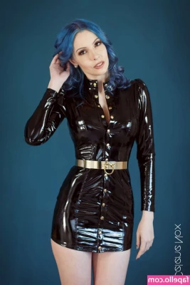 Celene Nox [ celene-nox-3 ] - Toy Unboxing! Guess where I put this toy? 😏