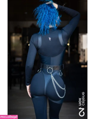 Celene Nox [ celene-nox-3 ] - You guys love to see me riding, here’s a view from the front while