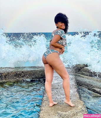 Pearl Thusi [ pearl-thusi ] - The bush was bushin’ in the bushes!!!! 🌳💚🤣