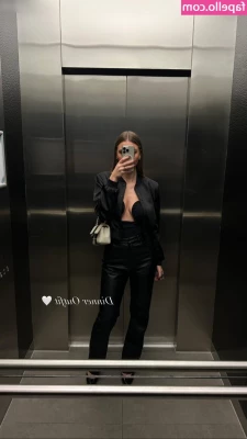 Emilia Bte [ emilia-bte ] - @jesuischanel and her tight fit body & her juicy ass are the sign
