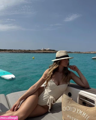 Emilia Bte [ emilia-bte ] - i m in love with this dildo
