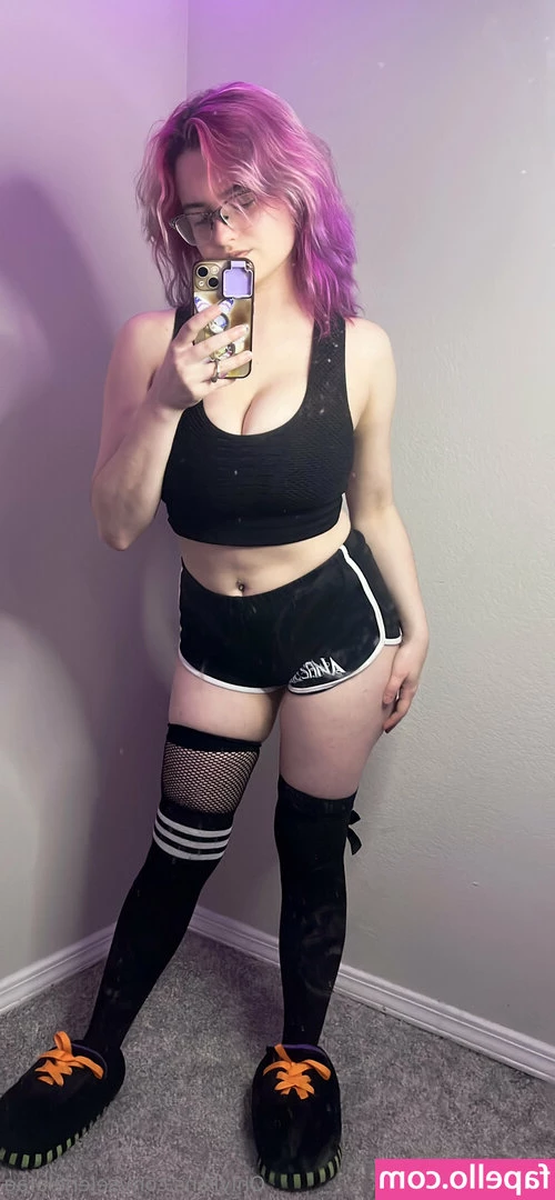 selenelafae - i love making ur dick wet🥵