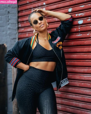 Alicia Keys [ alicia-keys ] - Happy New Year!🎄💋