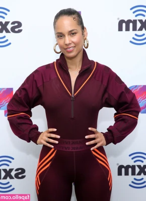 Alicia Keys [ alicia-keys ] - I’m finna open my finger last in ya dm ☺️