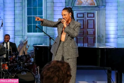Alicia Keys [ alicia-keys ] - Pull it…