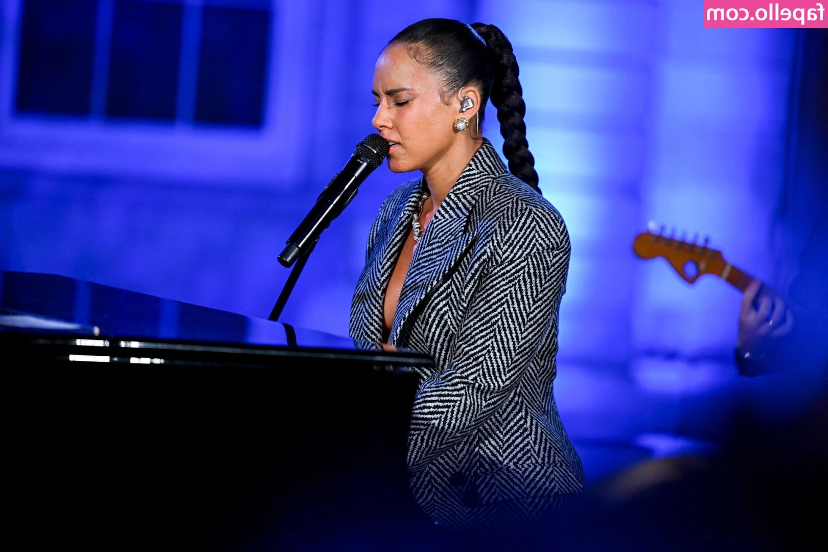Alicia Keys [ alicia-keys ] - Scoops Ahoy! I really hope the next series of Stranger Things is out