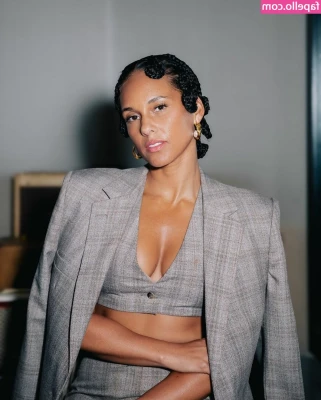 Alicia Keys [ alicia-keys ] - If you can keep up with me in the hills maybe you can keep up with me