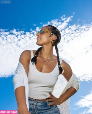 Alicia Keys [ alicia-keys ] - HAPPY FRIDAY!!!!! I’ll be available ALL DAY to be your personal cum