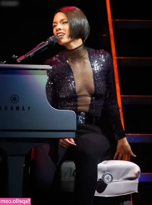 Alicia Keys [ alicia-keys ] - Almost Caught Jacking Off and I Wasn’t Happy. Give Me Some Privacy.