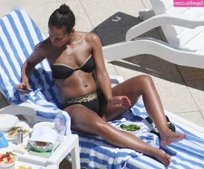 Alicia Keys [ alicia-keys ] - Soles up!!!! Waking up ready to please you.  Side note: My crown fell