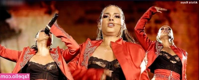 Alicia Keys [ alicia-keys ] - Will make custom paintings for you!! DM me on twitter or Instagram at