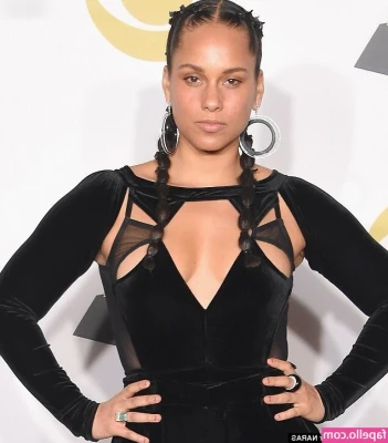 Alicia Keys [ alicia-keys ] - night outs like this✌🏽