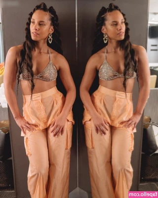 Alicia Keys [ alicia-keys ] - Esta de moda el cuckold ? Show me your wifes on dm 😏