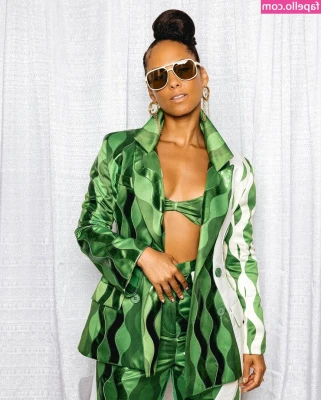 Alicia Keys [ alicia-keys ] - What twitter see / what onlyfans is for 🌶🌶🌶