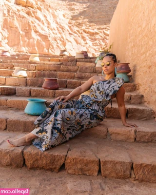 Alicia Keys [ alicia-keys ] - My ass really flattened that couch I bought a year ago 😅 It's