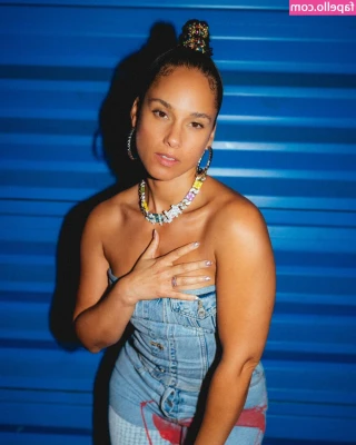 Alicia Keys [ alicia-keys ] - flashed ya !!! 😇