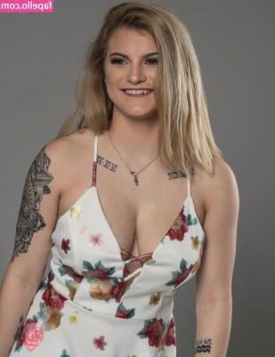 Olivia Harris [ olivia-harris ] - Did you know I CANNOT GET ENOUGH COCK??? Take a dick pic, send it to