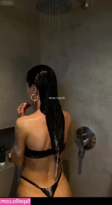 Merve Özkan [ merve-zkan ] - Friday night tease