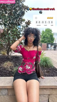 ewmxt - Do you like looking at my bare feet? Get really close so I can wiggle