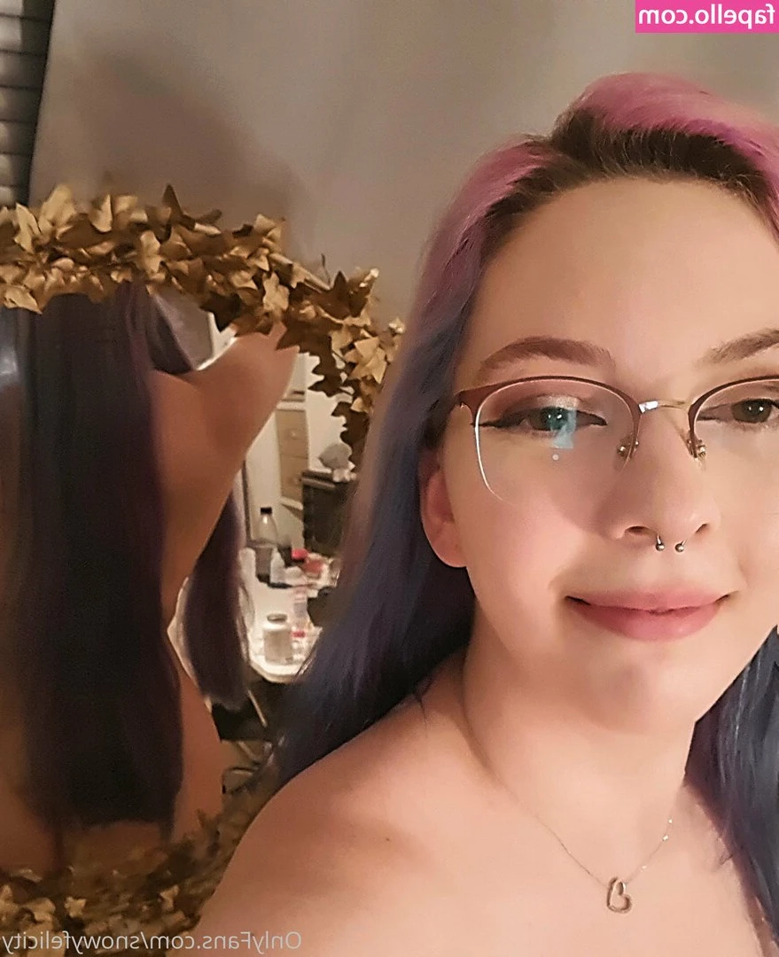 kitty_felicity [ kitty-felicity ] - it's heat season! remember to take care of your bunny gf or else