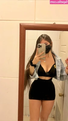 val.bbela [ val-bbela ] - Who’s tits are you sucking first? Mine or @mistyford ’s😈