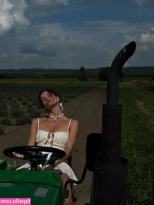 Tatyana Luzgina [ tatyana-luzgina ] - The new video will be out around 3pm and I think I ll be able to get