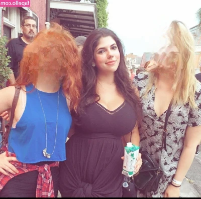 Emily Helen Barry [ emily-helen-barry ] - Look into my eyes while I touch my boobs 😝