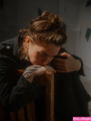 Emma Ruth Rundle [ emma-ruth-rundle ] - What a great day of fucking myself...  Enjoy this trailer!   Grab
