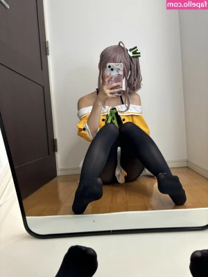 Kogane Akino [ kogane-akino ] - Yes, me and my tiny skirts again 😭
