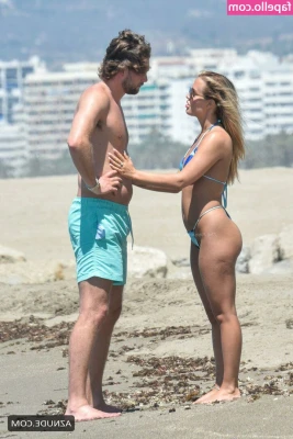 Lottie Tomlinson [ lottie-tomlinson ] - I miss sucking cock. I love feeling it throb in my mouth.